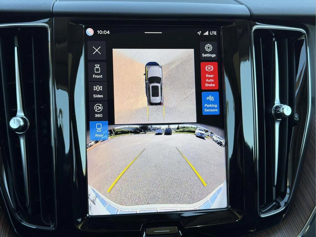 2024 Volvo XC60 B5 Plus Dark Theme