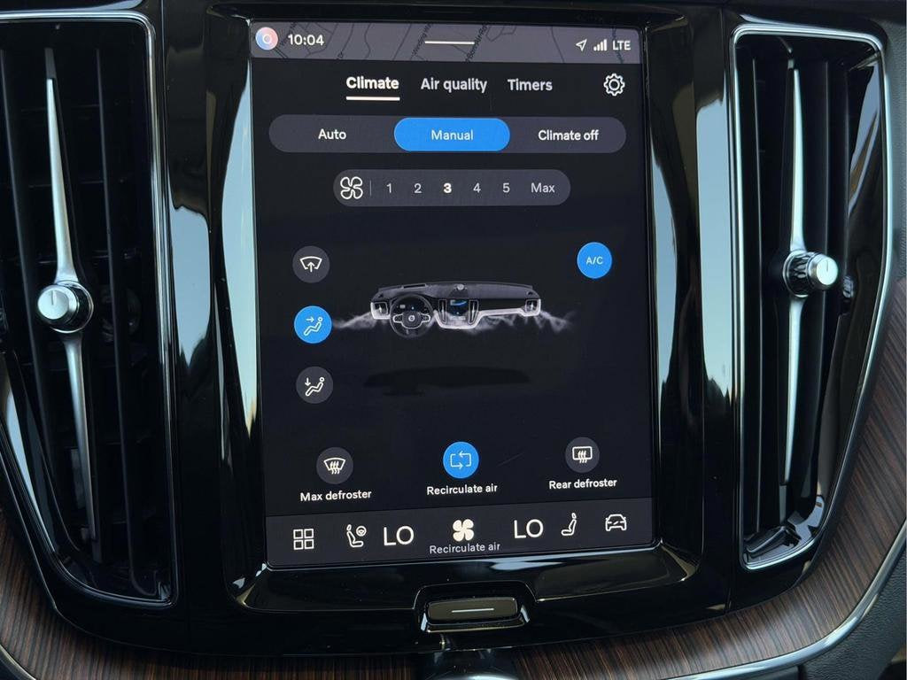 2024 Volvo XC60 B5 Plus Dark Theme
