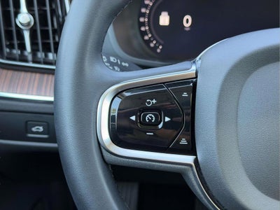 2024 Volvo XC60 B5 Plus Dark Theme
