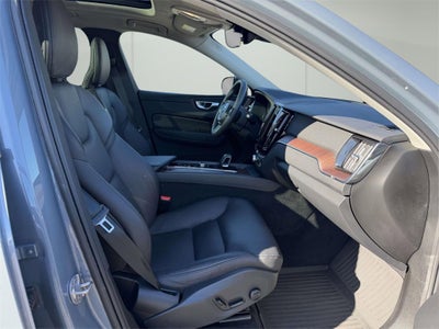 2024 Volvo XC60 B5 Plus Dark Theme