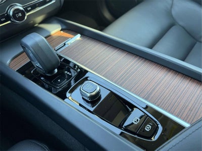 2024 Volvo XC60 B5 Plus Dark Theme