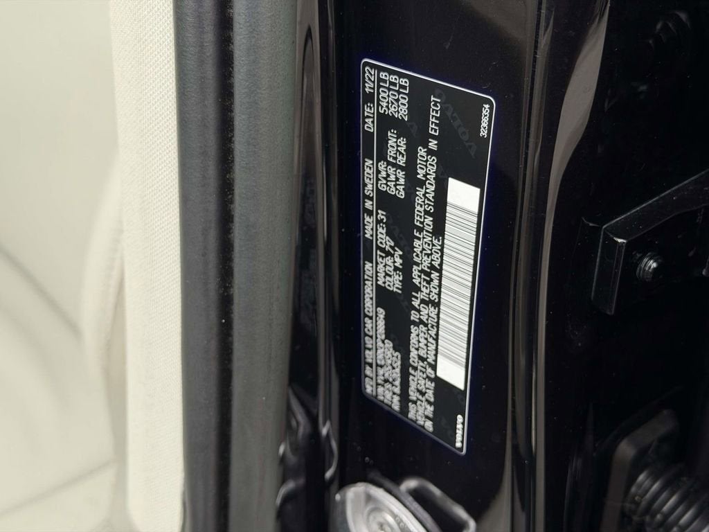 2023 Volvo XC60 B5 Plus Bright Theme