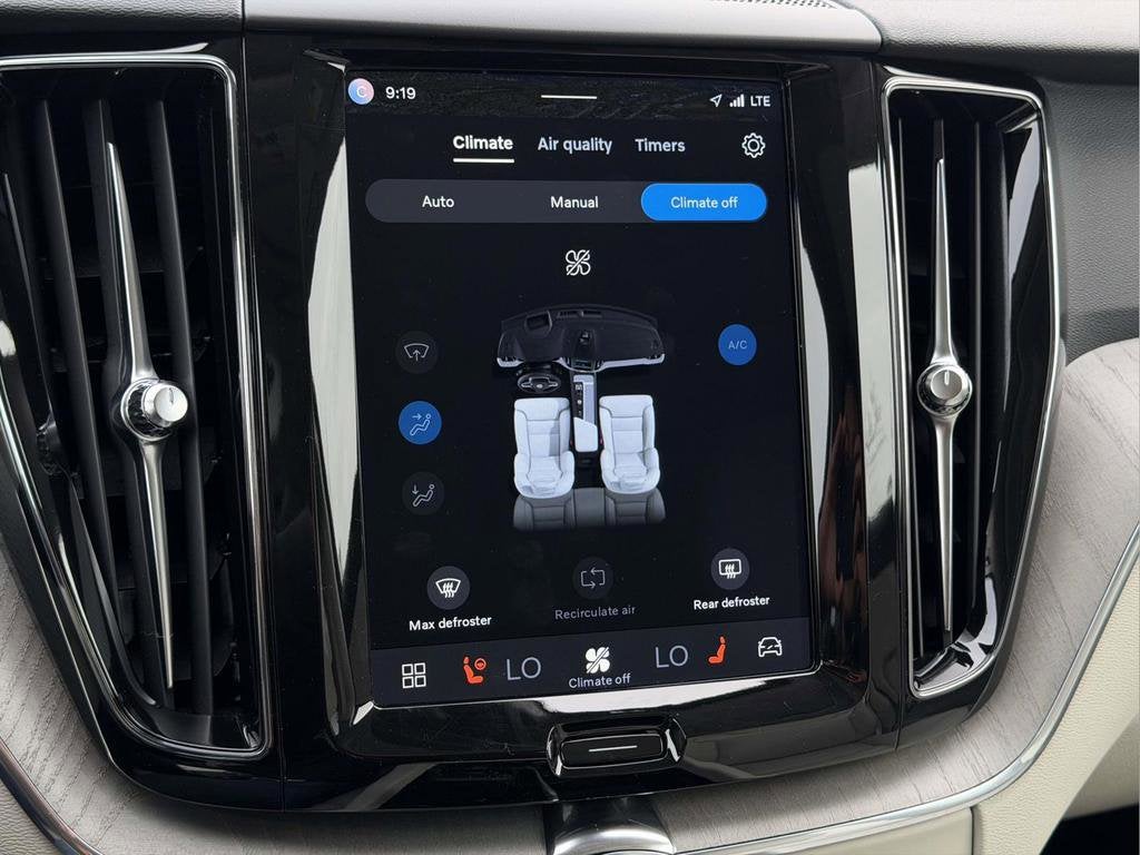 2023 Volvo XC60 B5 Plus Bright Theme