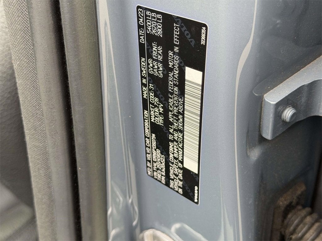 2023 Volvo XC60 B5 Plus Bright Theme