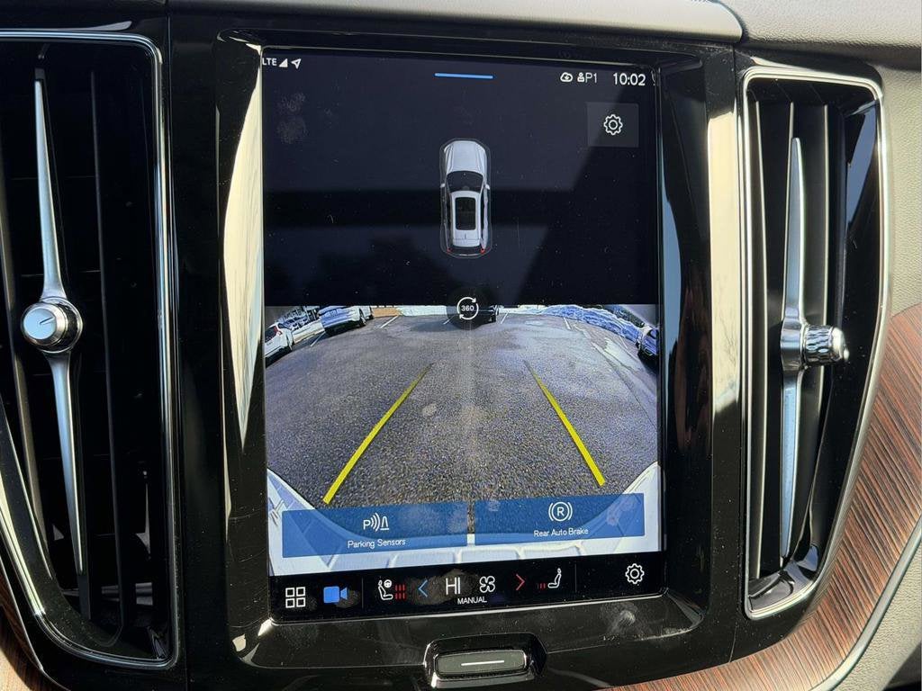 2023 Volvo XC60 B5 Plus Bright Theme