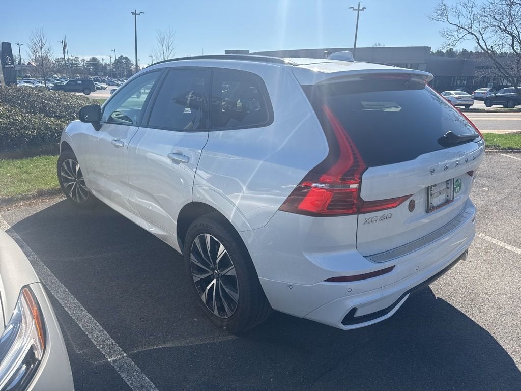 2023 Volvo XC60 B5 Plus Dark Theme