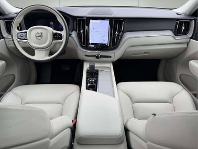 2023 Volvo XC60 B5 Plus Dark Theme
