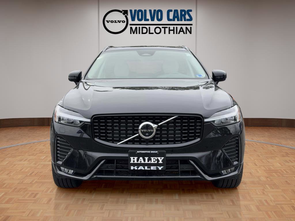 2023 Volvo XC60 B5 Plus Dark Theme