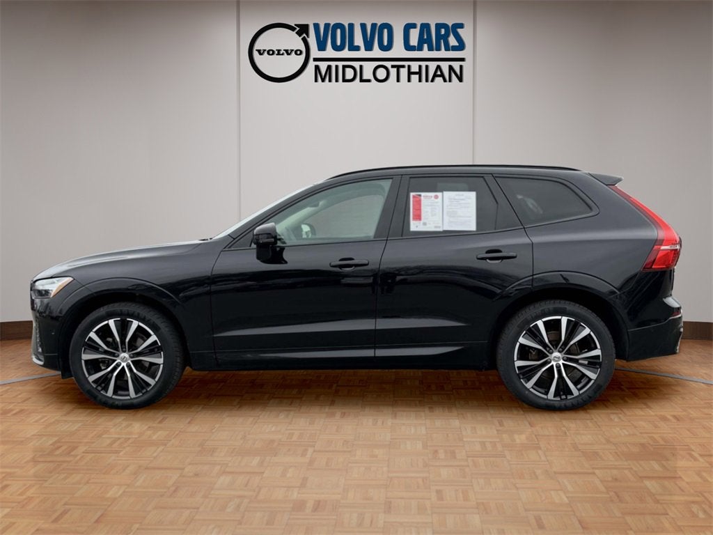 2023 Volvo XC60 B5 Plus Dark Theme