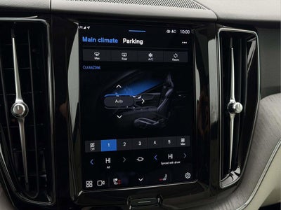 2023 Volvo XC60 B5 Plus Dark Theme