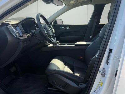 2023 Volvo XC60 B5 Plus Dark Theme