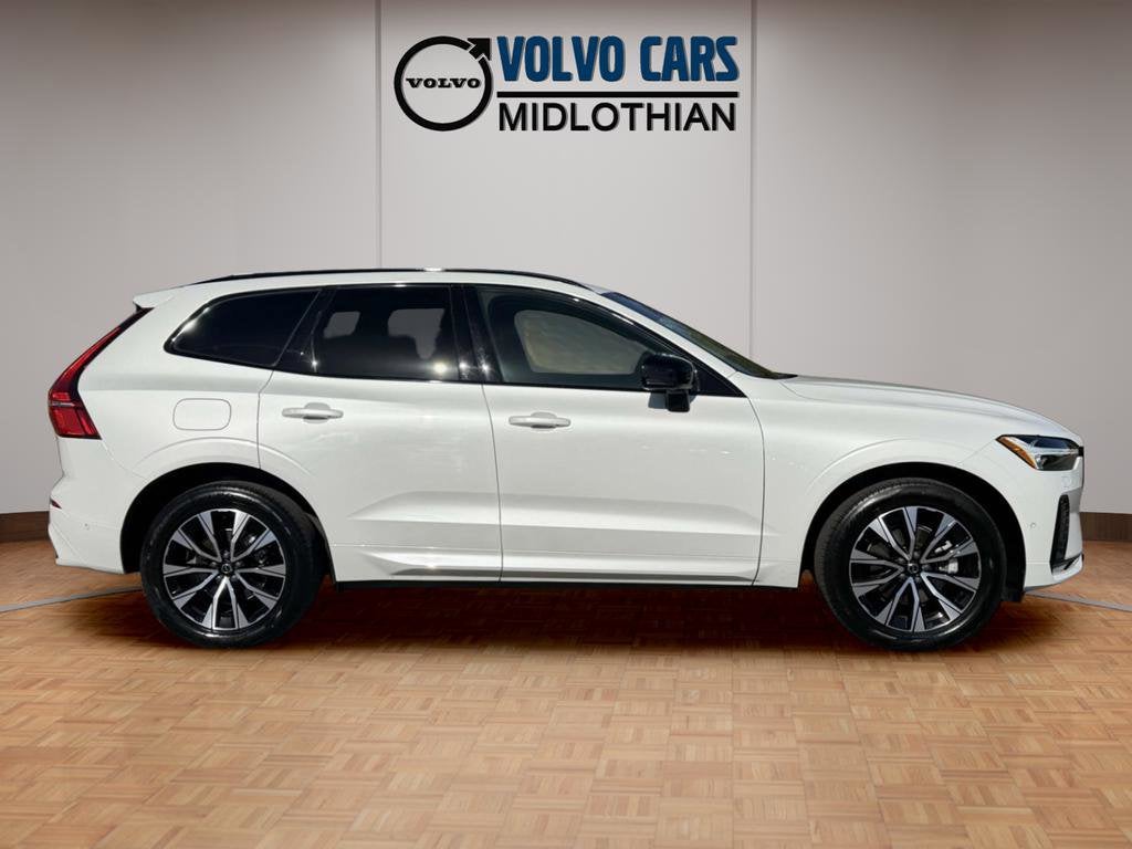 2023 Volvo XC60 B5 Plus Dark Theme
