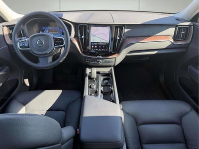 2023 Volvo XC60 B5 Plus Dark Theme