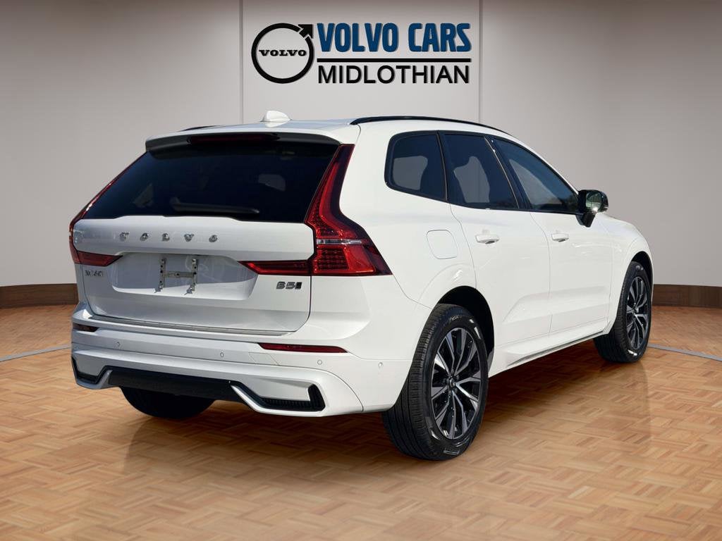 2023 Volvo XC60 B5 Plus Dark Theme