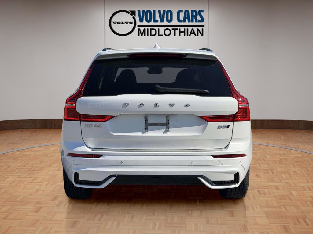 2023 Volvo XC60 B5 Plus Dark Theme