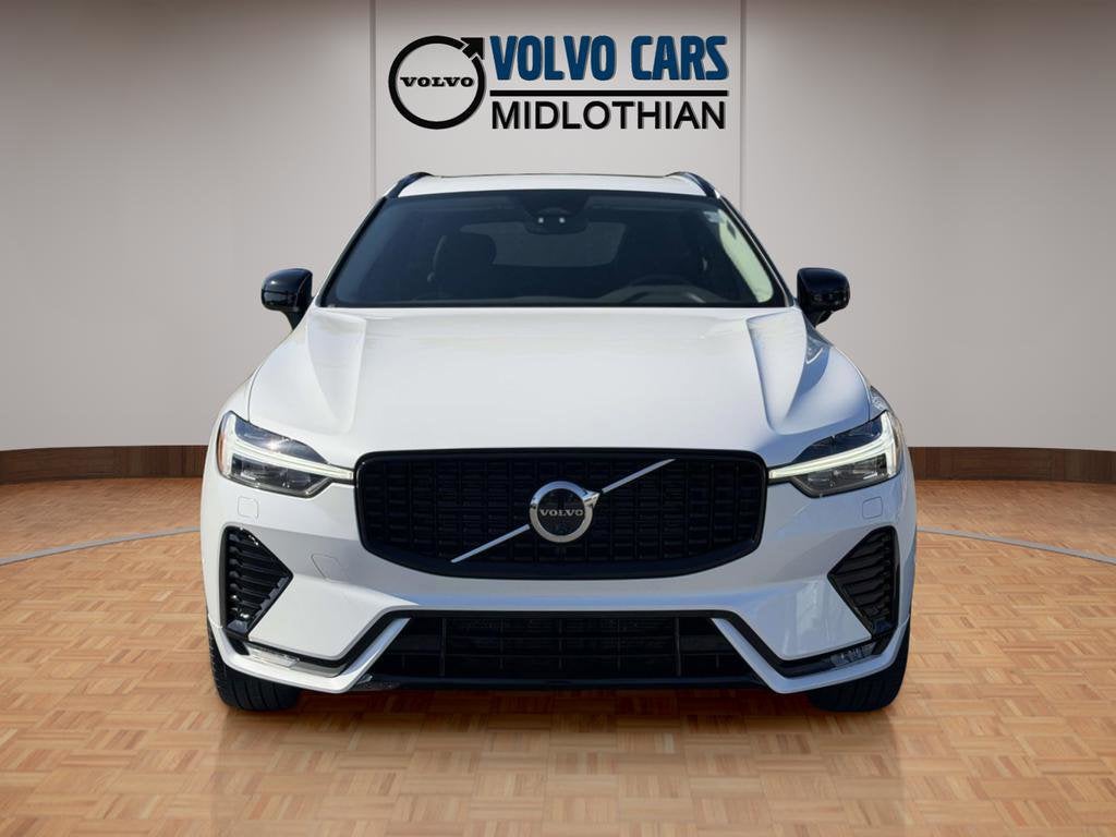 2023 Volvo XC60 B5 Plus Dark Theme