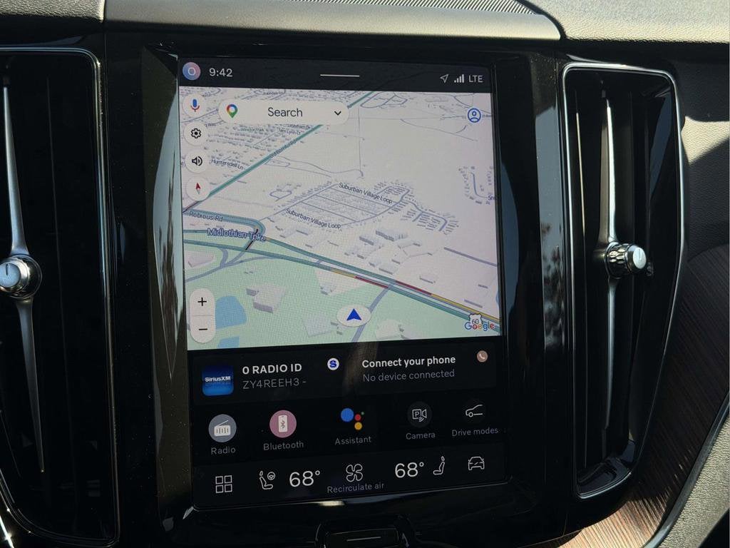 2023 Volvo XC60 B5 Plus Dark Theme