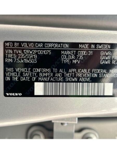 2023 Volvo XC60 B5 Plus Dark Theme