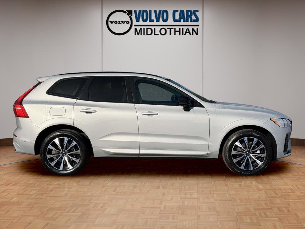 2023 Volvo XC60 B5 Plus Dark Theme