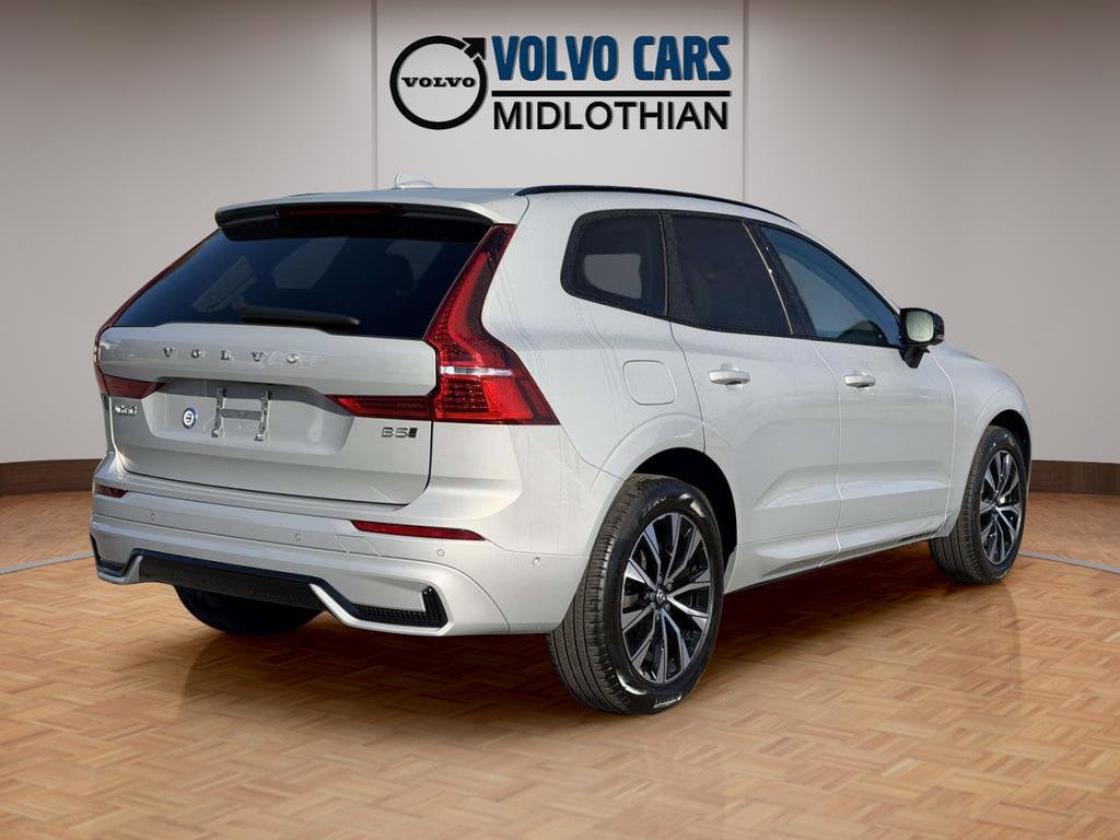 2023 Volvo XC60 B5 Plus Dark Theme
