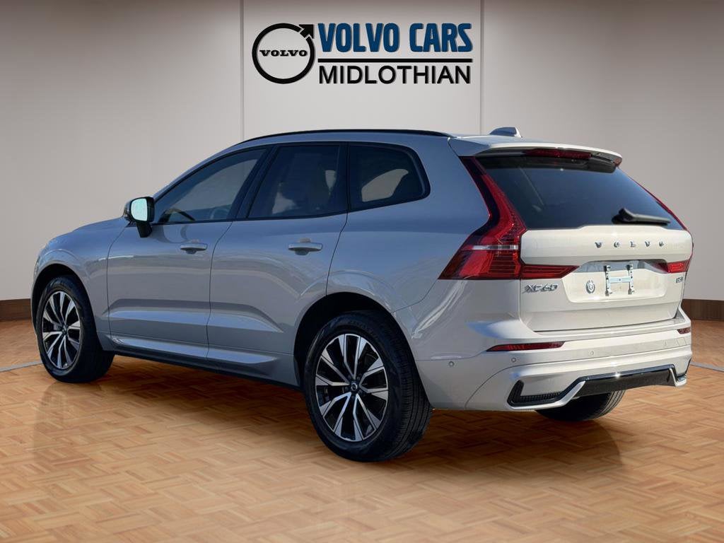 2023 Volvo XC60 B5 Plus Dark Theme