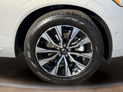 2023 Volvo XC60 B5 Plus Dark Theme