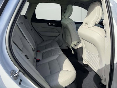 2023 Volvo XC60 B5 Plus Dark Theme