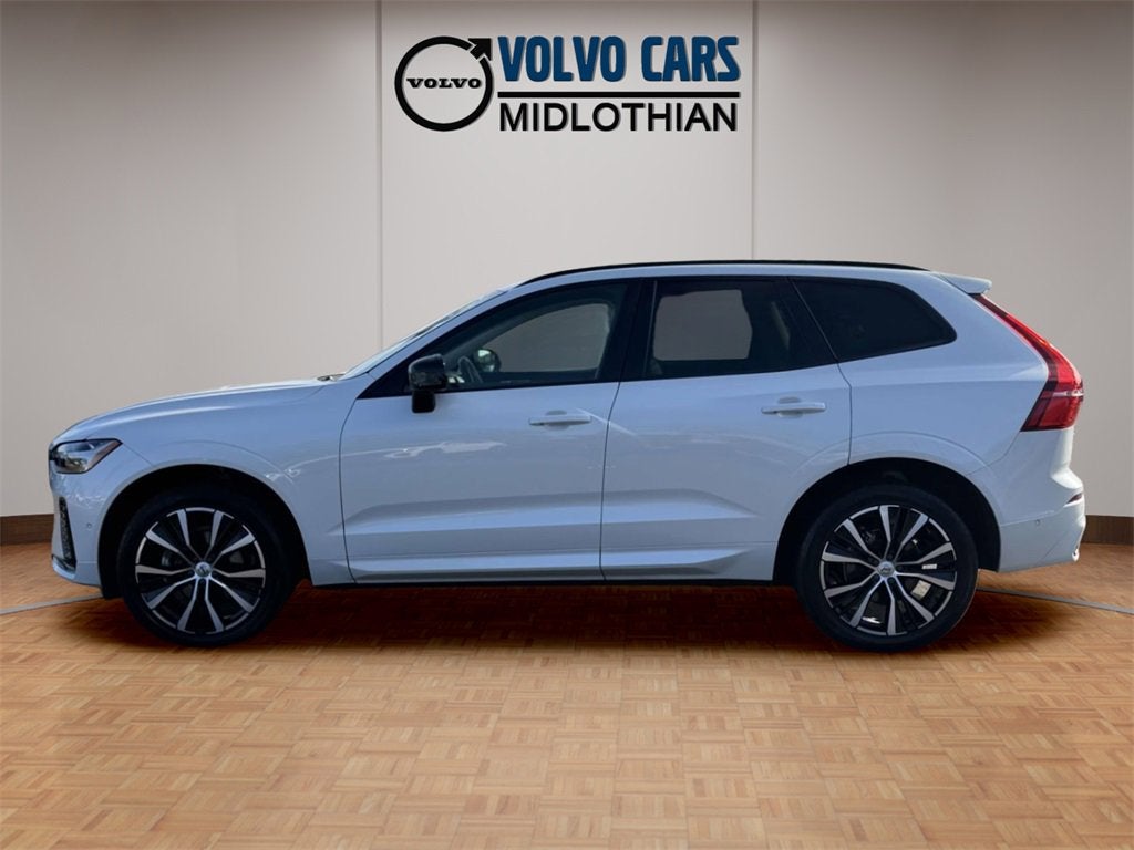 2023 Volvo XC60 B5 Plus Dark Theme