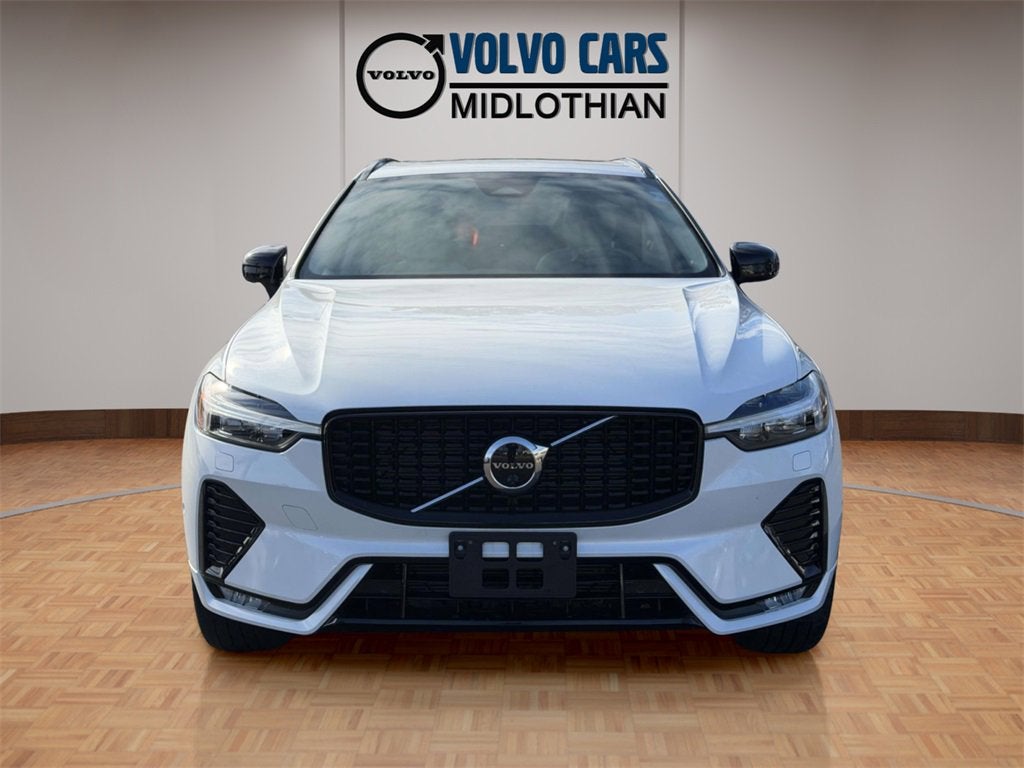 2023 Volvo XC60 B5 Plus Dark Theme