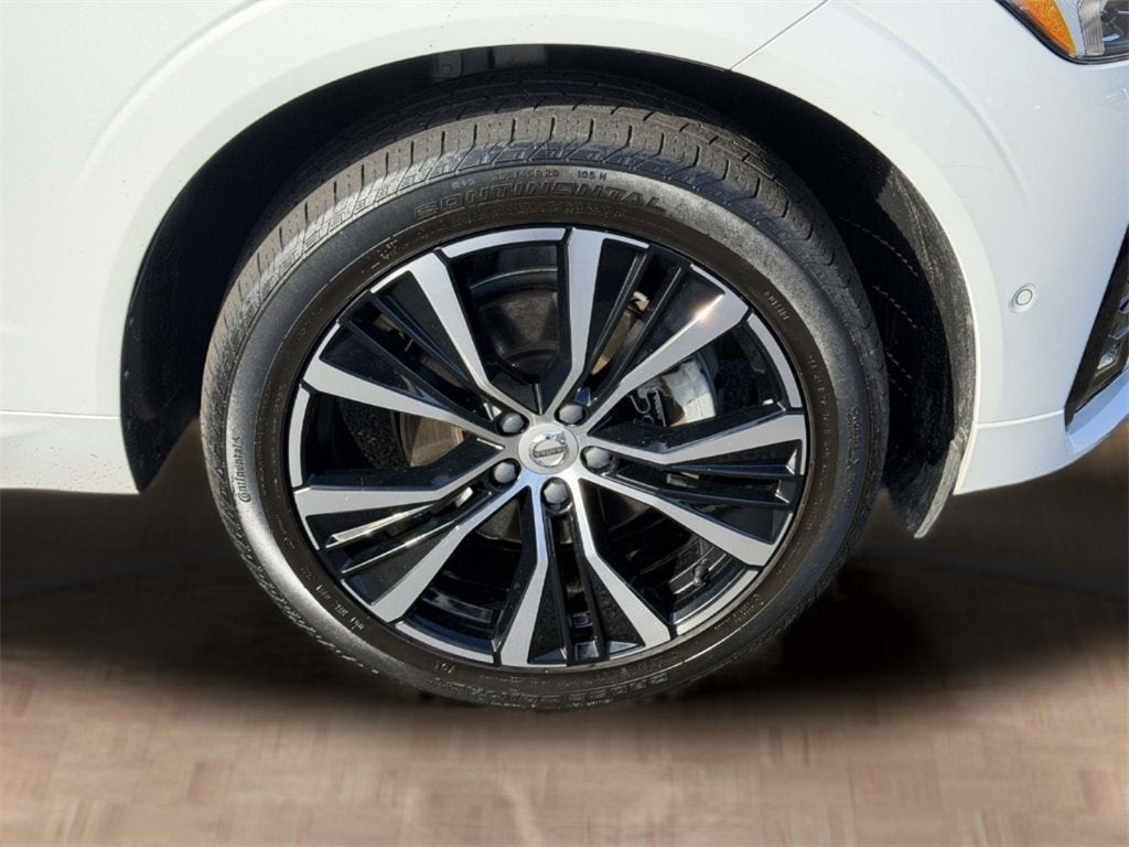 2023 Volvo XC60 B5 Plus Dark Theme