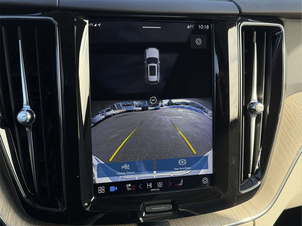 2023 Volvo XC60 B5 Plus Dark Theme