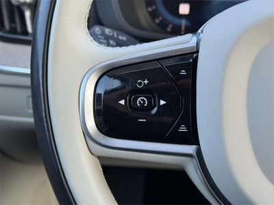 2023 Volvo XC60 B5 Plus Dark Theme