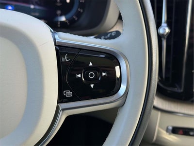 2023 Volvo XC60 B5 Plus Dark Theme