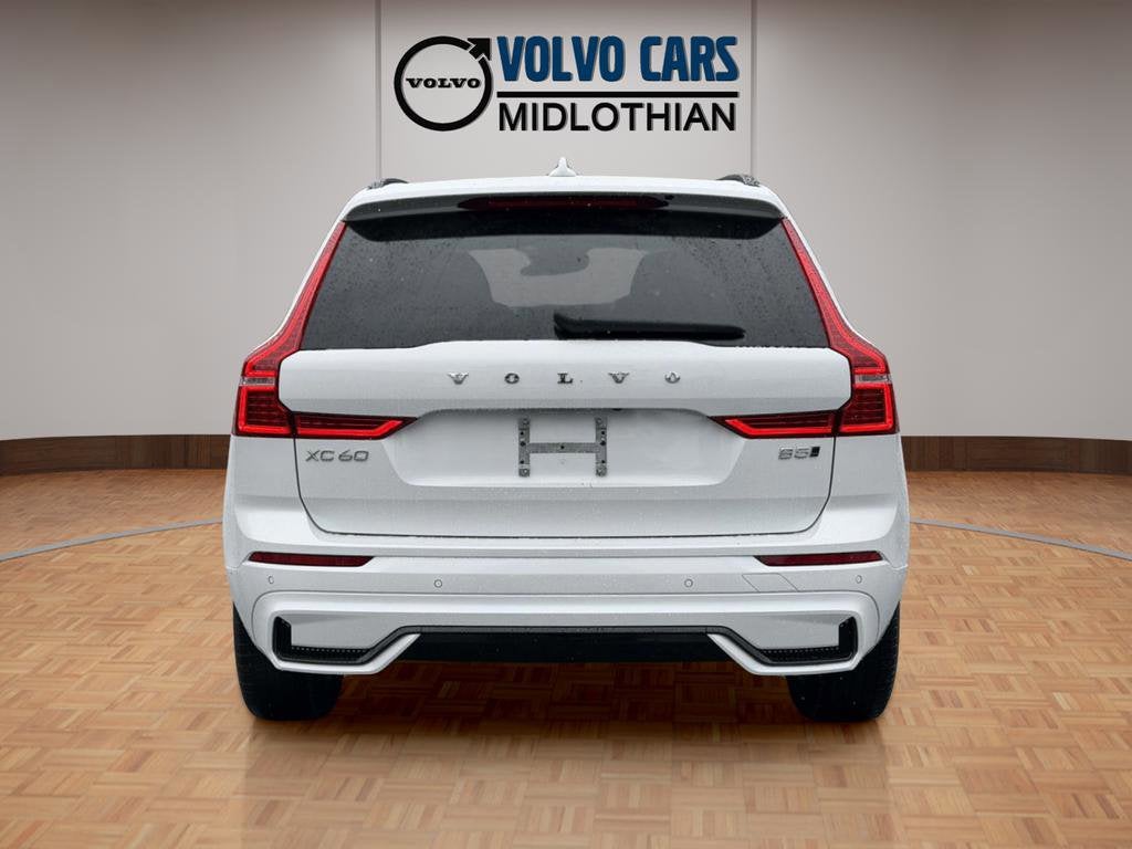 2023 Volvo XC60 B5 Plus Dark Theme