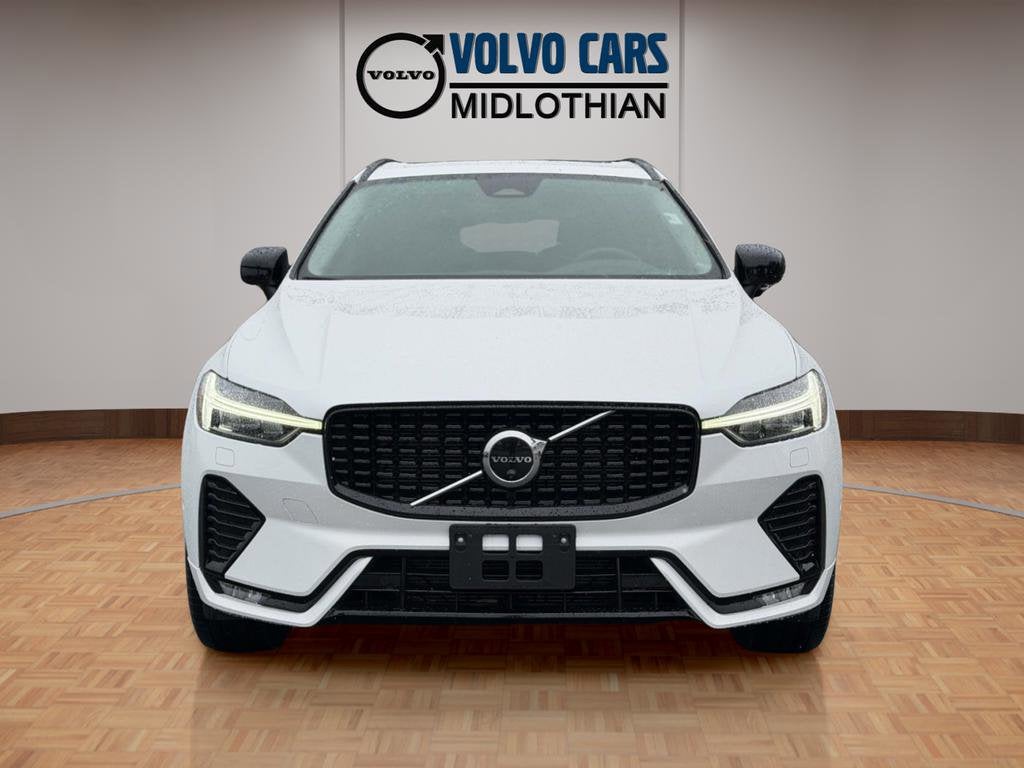2023 Volvo XC60 B5 Plus Dark Theme
