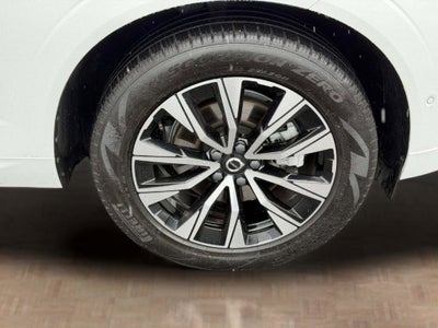 2023 Volvo XC60 B5 Plus Dark Theme