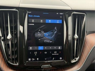 2023 Volvo XC60 B5 Plus Dark Theme