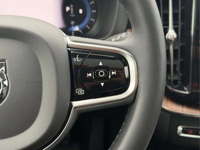 2023 Volvo XC60 B5 Plus Dark Theme