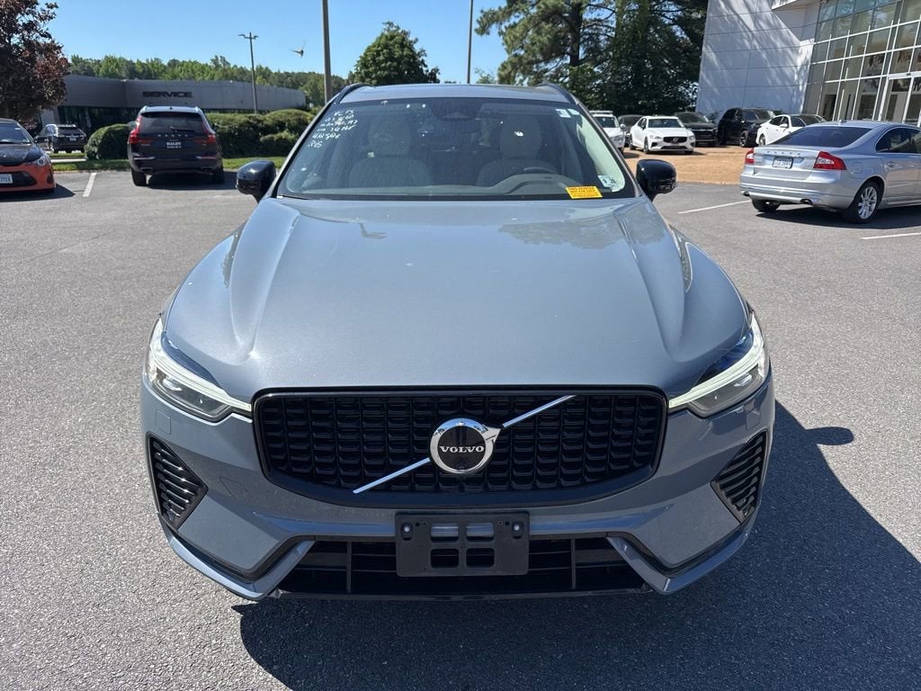 2023 Volvo XC60 B5 Plus Dark Theme