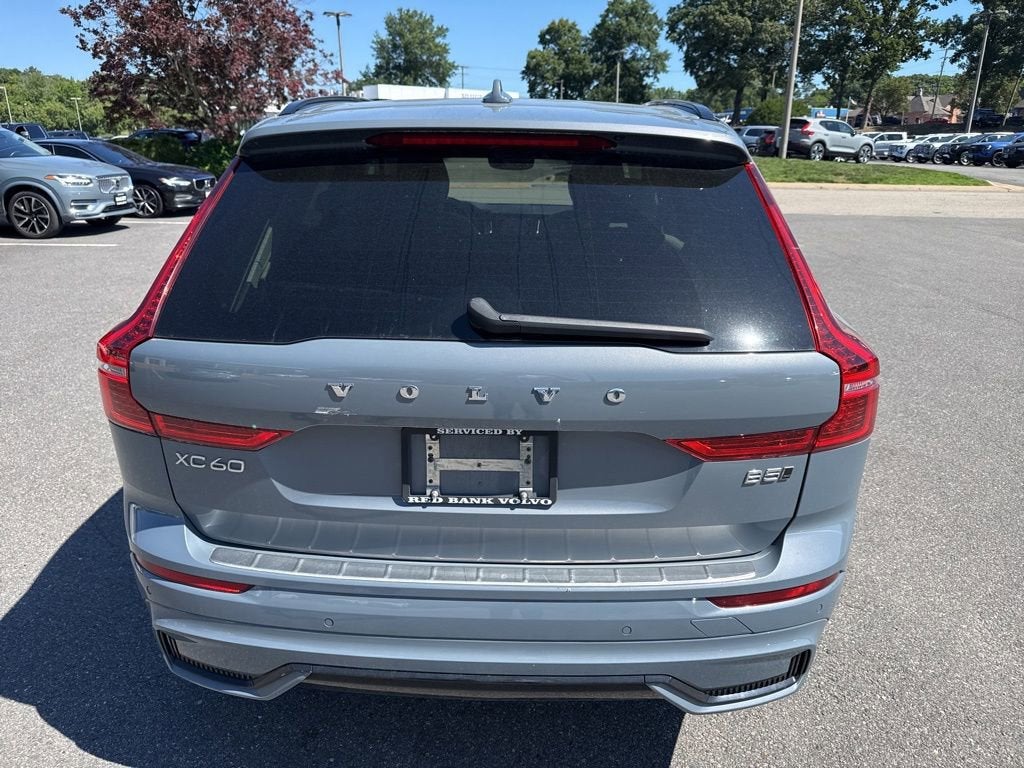 2023 Volvo XC60 B5 Plus Dark Theme