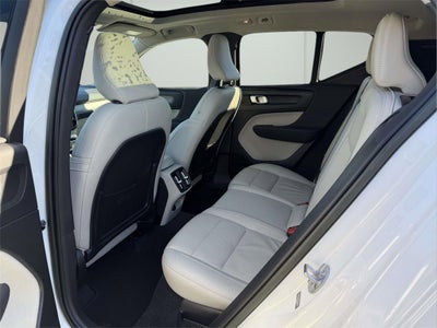 2023 Volvo XC40 B5 Plus Bright Theme