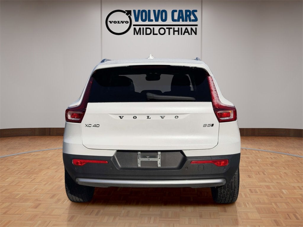 2023 Volvo XC40 B5 Plus Bright Theme