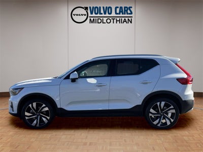 2023 Volvo XC40 B5 Plus Bright Theme