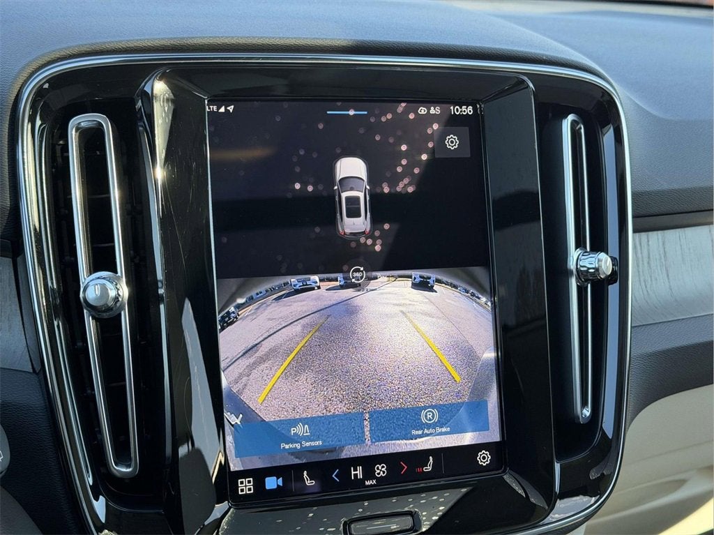 2023 Volvo XC40 B5 Plus Bright Theme