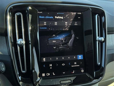 2023 Volvo XC40 B5 Plus Bright Theme