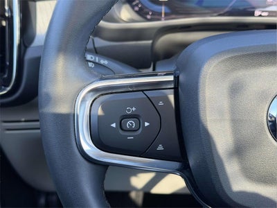 2023 Volvo XC40 B5 Plus Bright Theme