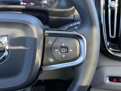 2023 Volvo XC40 B5 Plus Bright Theme