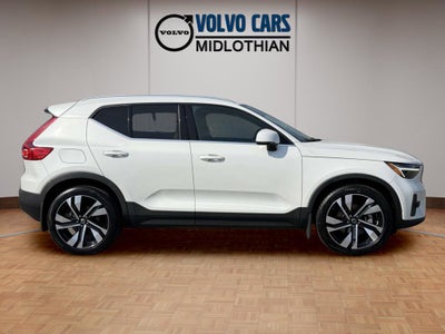 2023 Volvo XC40 B5 Plus Bright Theme