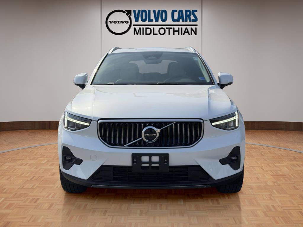 2023 Volvo XC40 B5 Plus Bright Theme