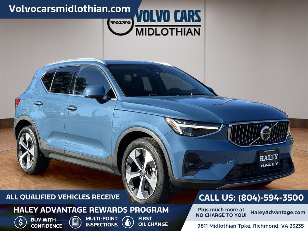 2023 Volvo XC40 B5 Plus Bright Theme